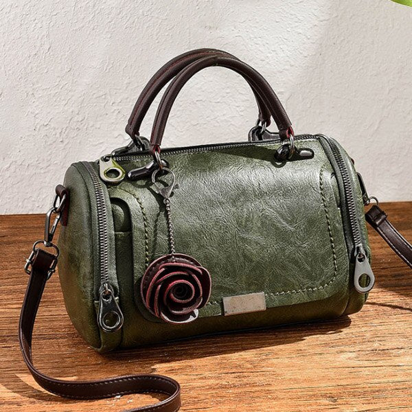 ROSE PENDANT DETAILED CROSSBODY BAG