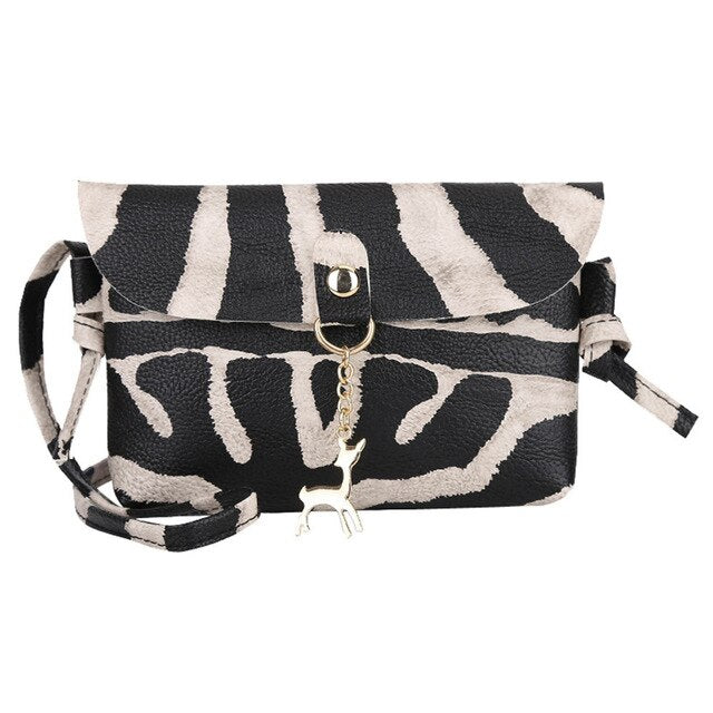 DEER TASSEL DETAILED LEOPARD PRINTED MESSENGER BAG