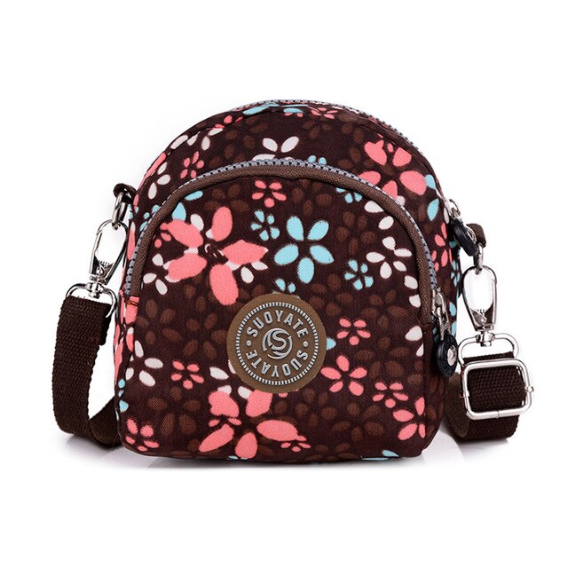 ZIPPER DETAILED FLORAL NYLON SHOULDER BAG